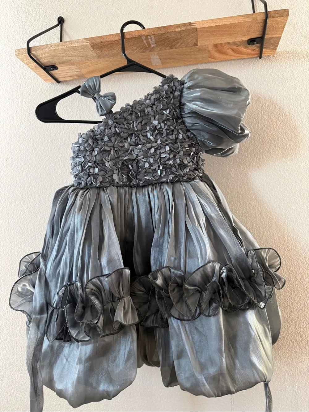 Girls Silver One-Shoulder Party Costume 👗